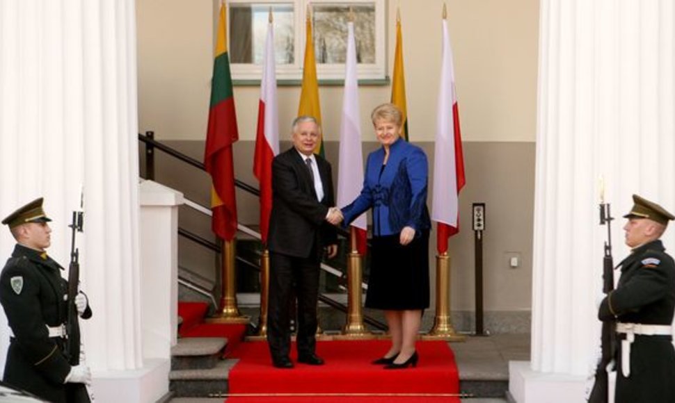 Prezidentė Dalia Grybauskaitė priėmė su darbo vizitu Lietuvoje viešintį Lenkijos Prezidentą Lechą Kačynskį (Lech Kaczynski).