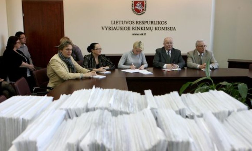 Į VRK grįžo apie 6,7 tūkstančio iš 10 tūkstančių parašų rinkimo lapų.