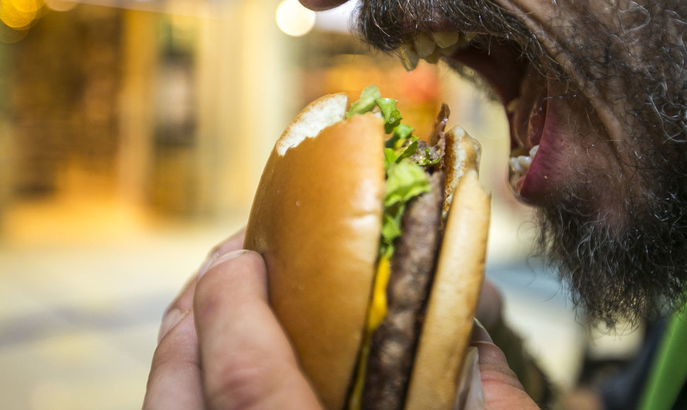 Antrą dešimtį Lietuvoje veikiantis "McDonald's" džiaugiasi kasmet augančiu pelnu ir žada naujų restoranų atidarymus