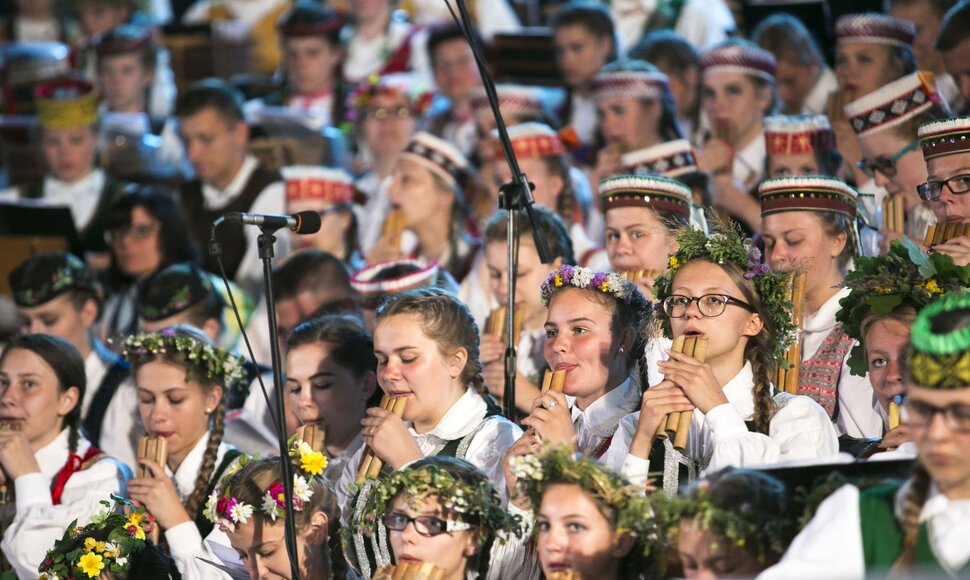 Ansamblių vakare – liaudies menas