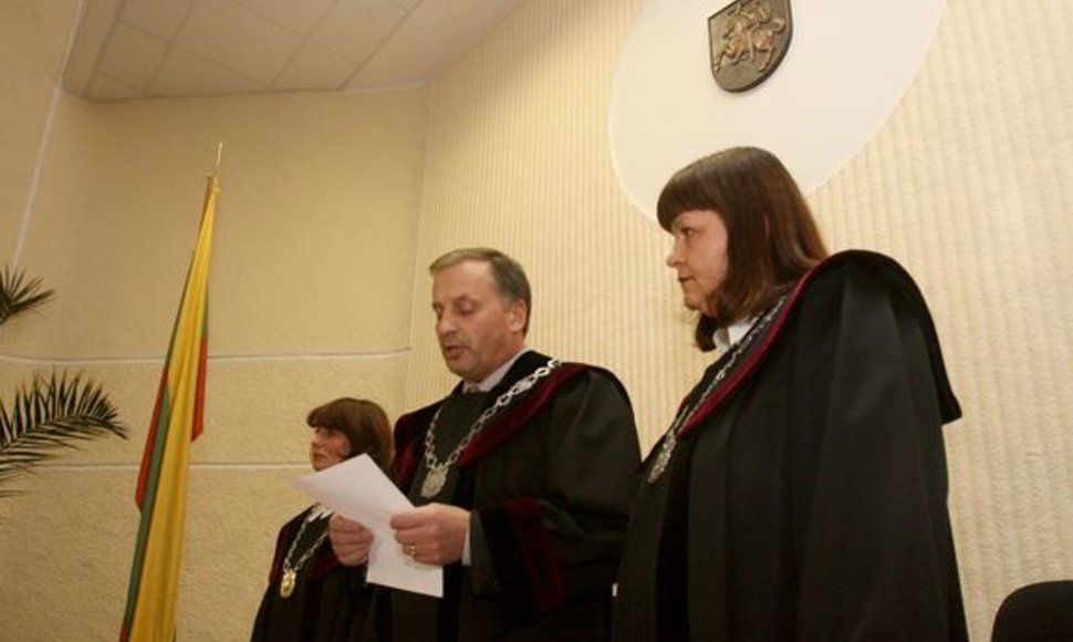 Teisėjų kolegija, kurią sudaro Vytautas Krikščiūnas (pirmininkas ir pranešėjas), Rita Bilevičienė bei Daiva Gadliauskienė.