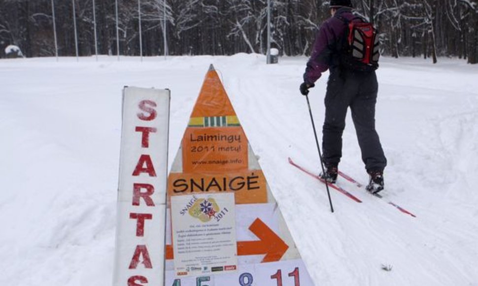 Šimtai vilniečių pirmąjį 2011 metų sekmadienį stojo ant slidžių