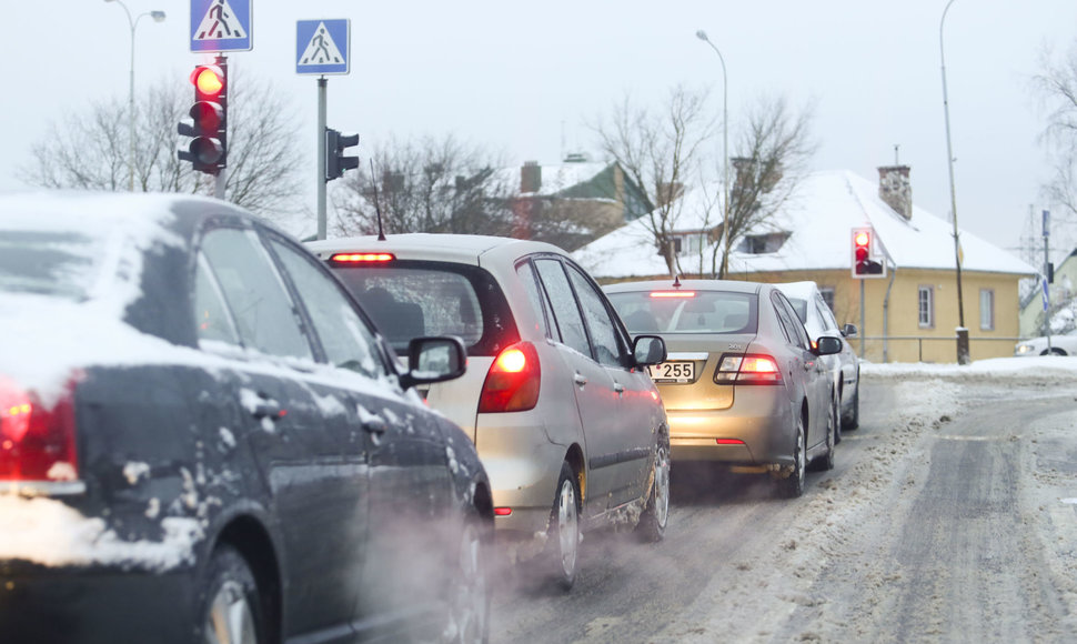 Vilniuje – sudėtingos eismo sąlygos