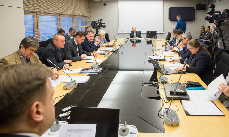 Seimo komisija apklausia LRT vadovus