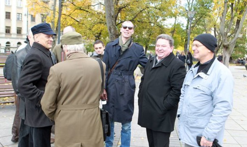 Į kvietimą prisijungti prie pasaulinių demonstracijų lietuviai reagavo pasyviai.