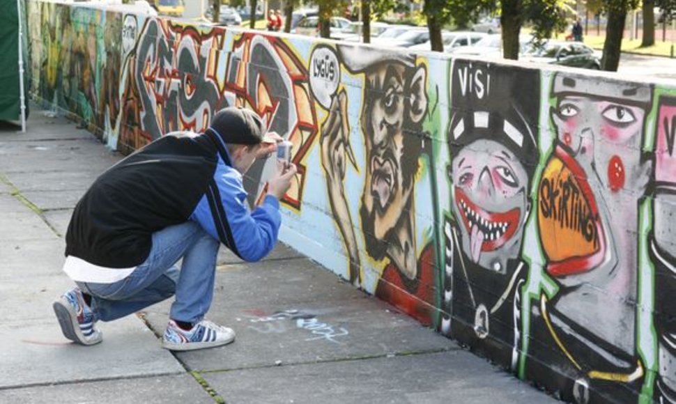 Konkurse „1000-mečio GRAFFITI“ gali dalyvauti ir grafiti kūrėjų komanda, ir vienas piešėjas.