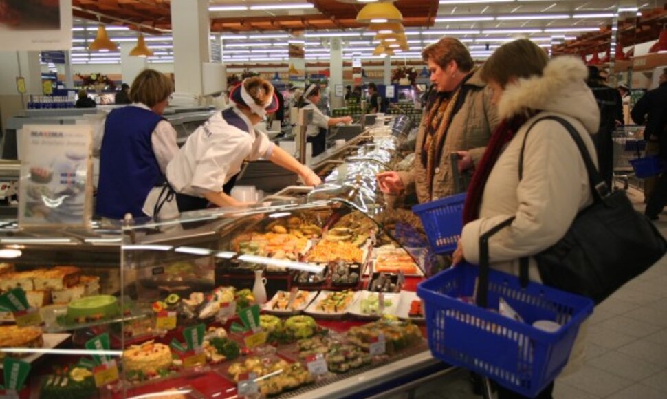 Daugiausia žmonių dabar atleidžiama iš prekybos centrų.