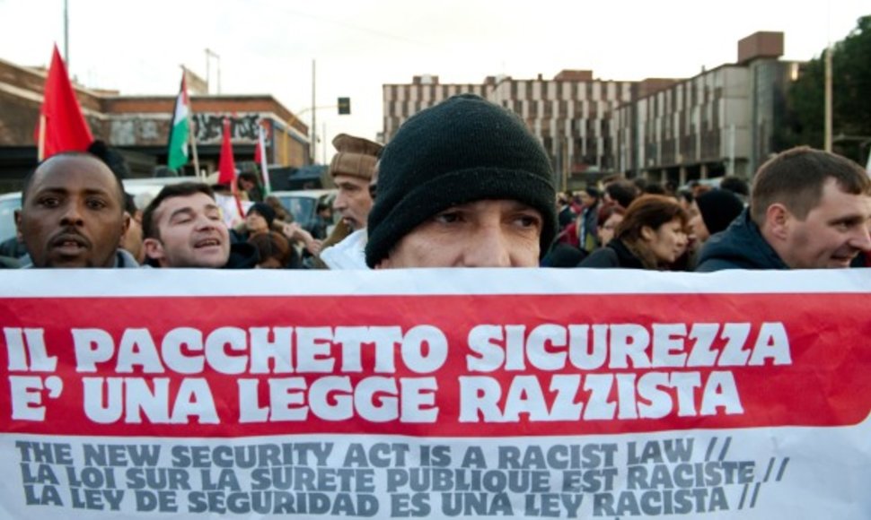 Diskusijos dėl imigrantų Italijoje išvirto į protesto akcijas.