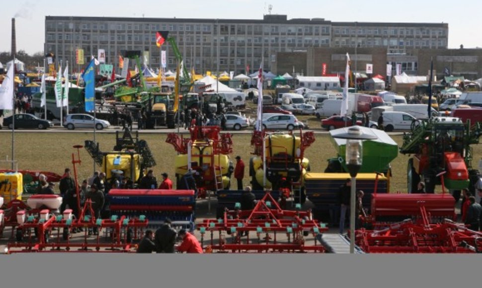 Parodos dalyviai pakvietė žemės ūkio technikos gamintojų atstovus iš Vokietijos, Suomijos, Prancūzijos, Italijos, Danijos, Brazilijos. 