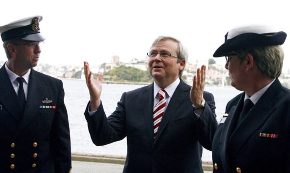 Kevino Ruddo (centre) partiją sukrėtė sekso skandalas