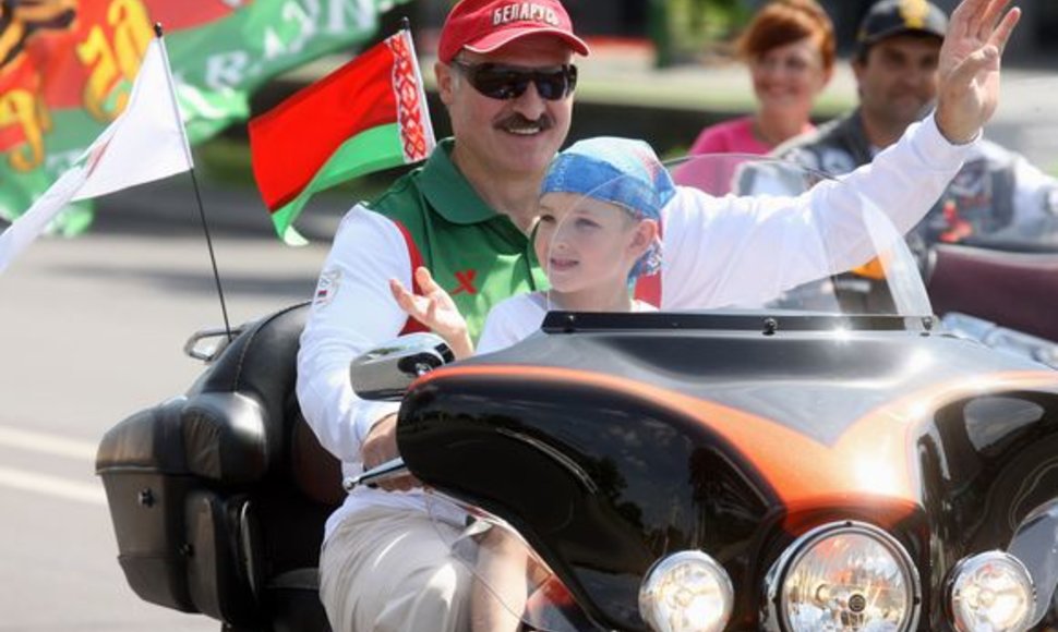 A.Lukašenka su sūnumi