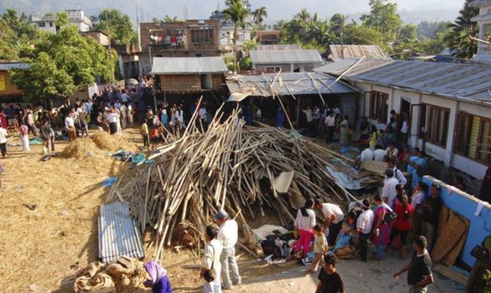 Nepale sugriuvo Bažnyčios pastatas