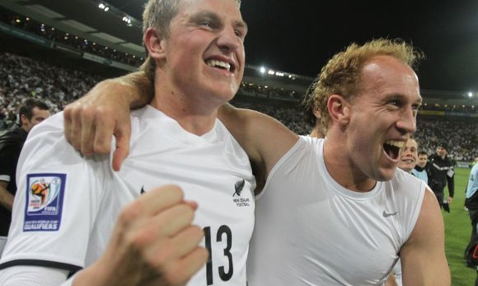 Naujosios Zelandijos futbolininkai džiaugiasi patekimu į pasaulio futbolo čempionatą