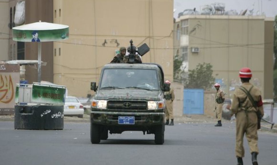 Pareigūnai patruliuoja prie JAV ambasados Jemene