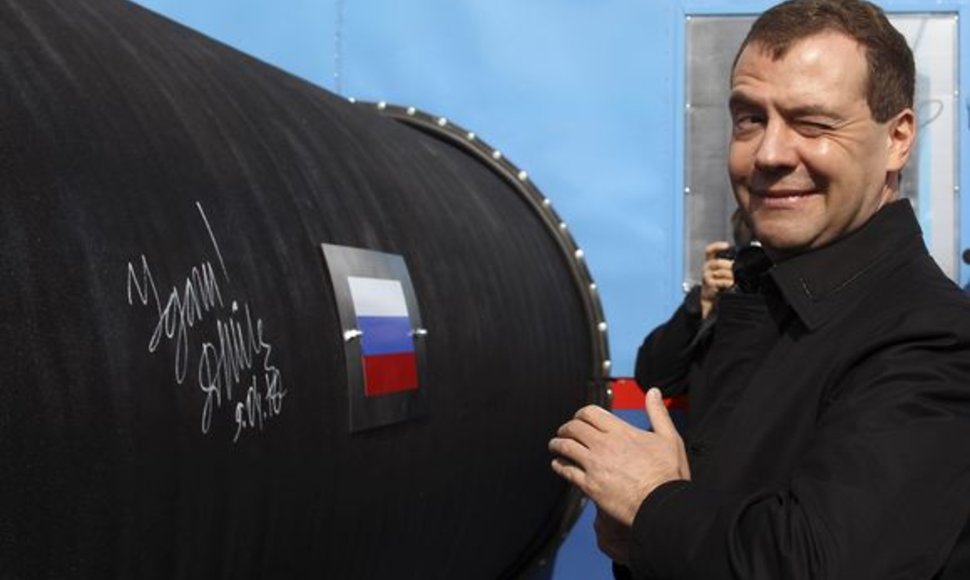 D.Medvedevas per „Nord Stream“ atidarymą
