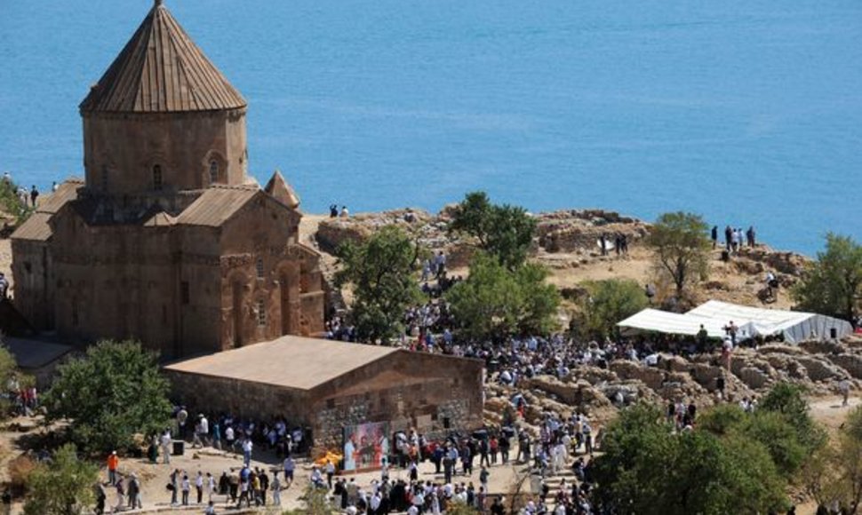 Armėnai aukojo istorines mišias Turkijoje