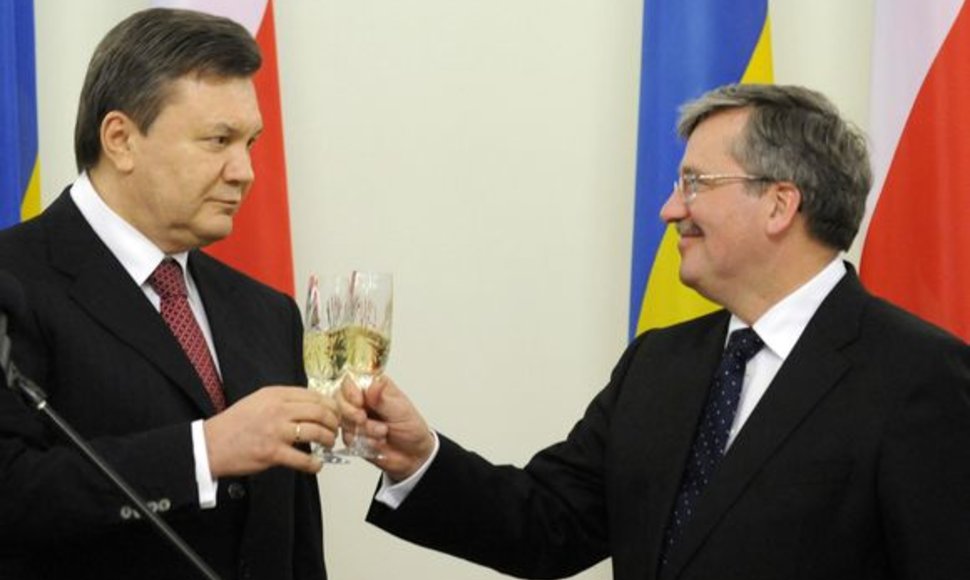 Bronislawas Komorowskis ir Viktoras Janukovyčius
