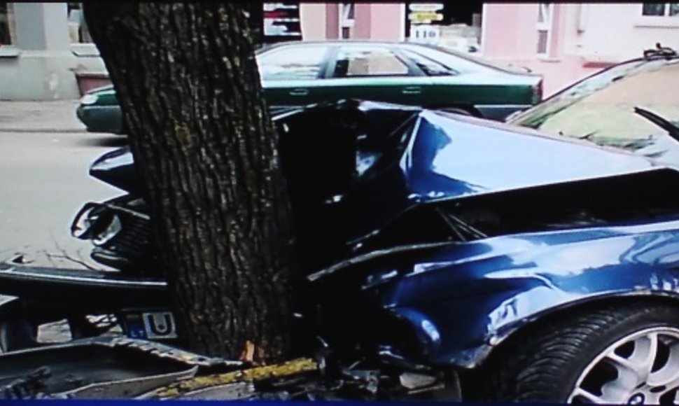 BMW avarijos Šiauliuose padariniai