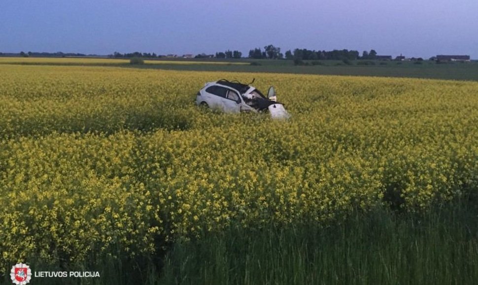 „Porsche Cayenne“ avarijos vietoje