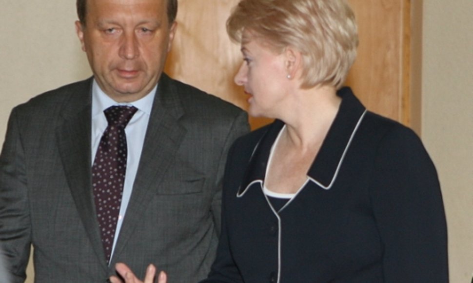 D.Grybauskaitė premjerui aiškina jo klaidas. 