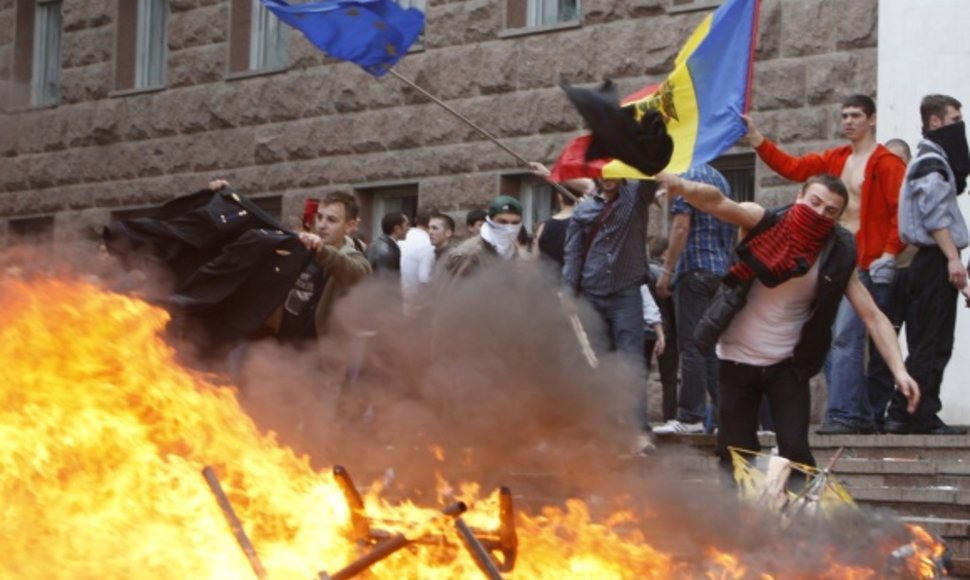 Moldovoje demonstracija virto riaušėmis.