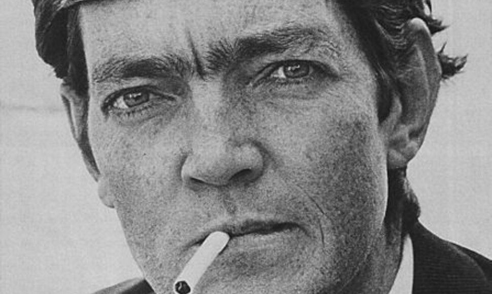 Julio Cort&aacute;zaras