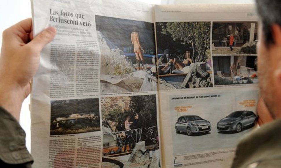 Ispanų laikraštis išspausdino skandalingas S.Berlusconi nuotraukas