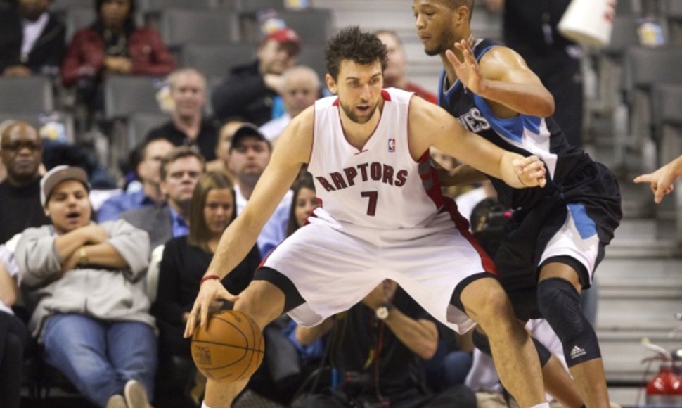 Andrea Bargnani vedė „Raptors“ į pergalę.