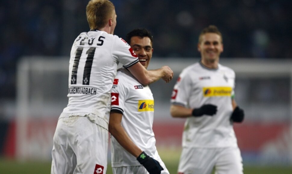 „Borussia“ išsaugo 2 taškų pranašumą