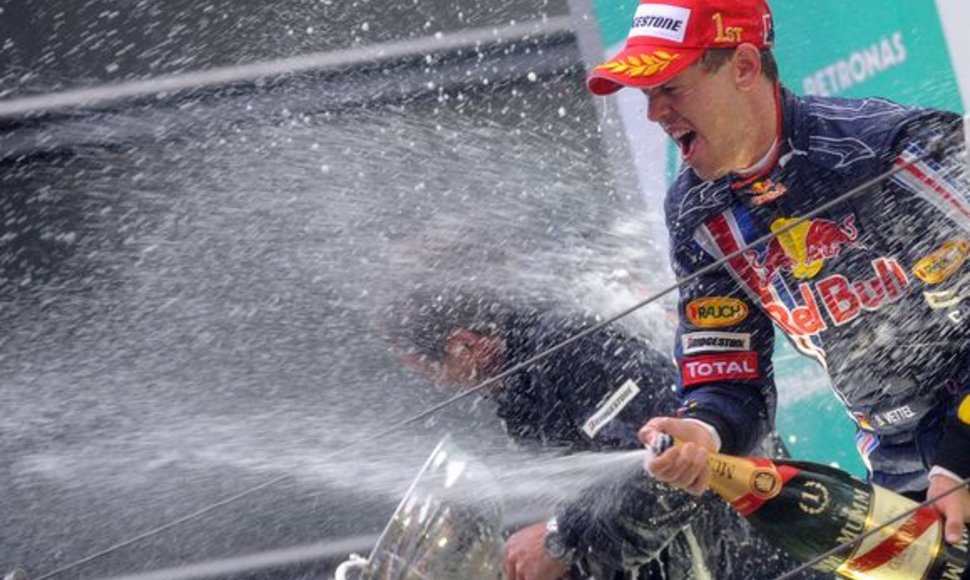 Pergalė Kinijoje 21 metų S.Vetteliui buvo antroji per jo karjerą „Formulėje-1“.