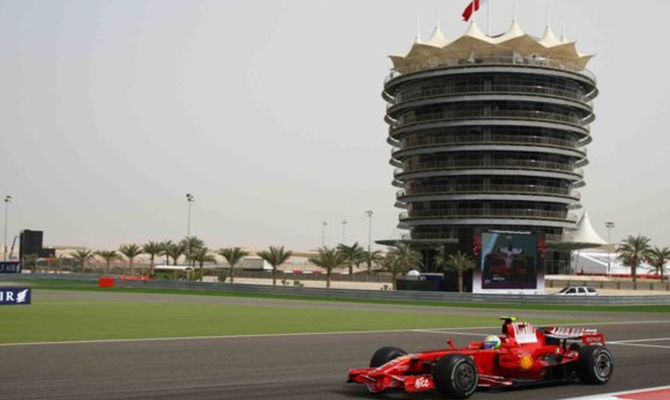 Pernai Bahreine triumfavęs brazilas Felipe Massa, šiemet čia bandys iškovoti pirmuosius čempionato taškus „Ferrari“ ekipai.