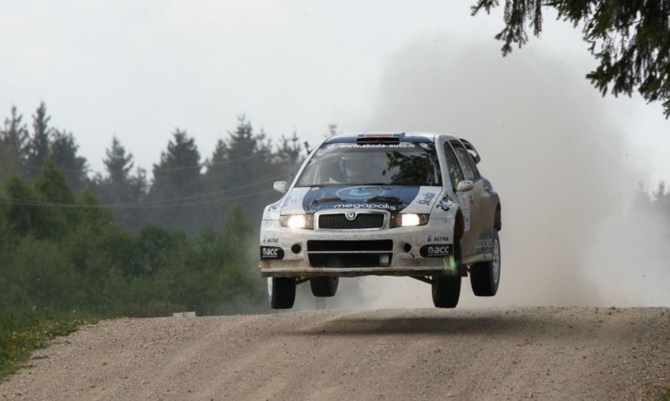 Šalies ralio specialistų nuomone, sutrukdyti pakartoti pernai metų sėkmę Vilniaus ralyje galingu „Škoda Fabia WRC“ automobiliu važiuosiančiam S.Girdauskui gali tik technika arba klaida.