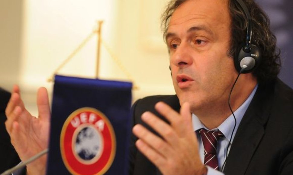 Prezidentas M.Platini ir kiti UEFA vykdomojo komiteto nariai atitikti bent minimalius Europos čempionato reikalavimus Donecko, Lvovo ir Charkovo miestams suteikė laiko iki 2009 m. lapkričio 30 d.