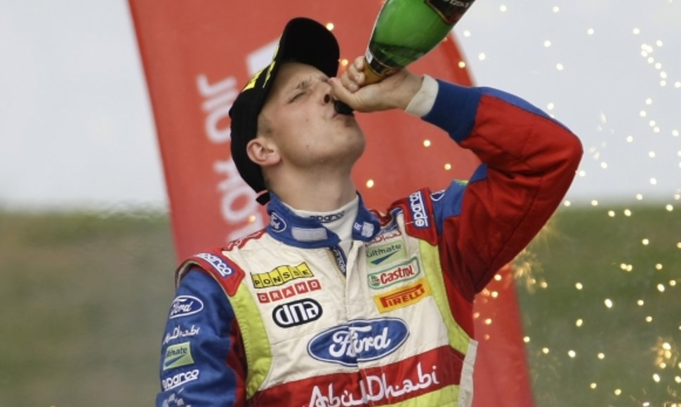Pergalė Lenkijos ralyje M.Hirvonenui leido tapti sezono lyderiu.