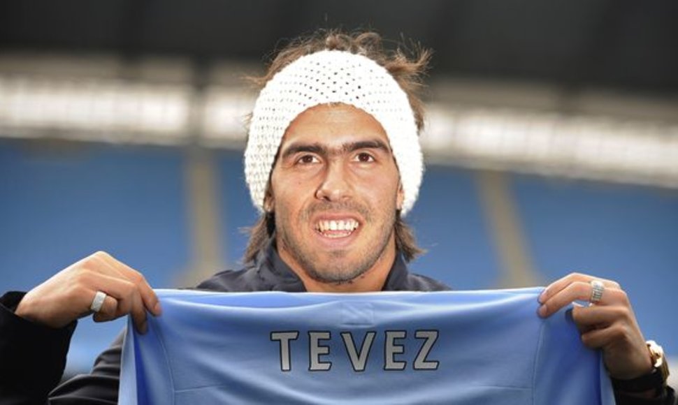 Skelbiama, jog C.Tevezo parašas „Manchester City“ klubui kainavo 25,5 mln. svarų sterlingų (apie 102,3 mln. Lt).