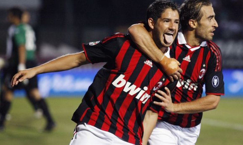 Abu įvarčius „Serie A“ pirmenybių lydere tapusiai „AC Milan“ vienuolikei pelnė Alexandre'as Pato