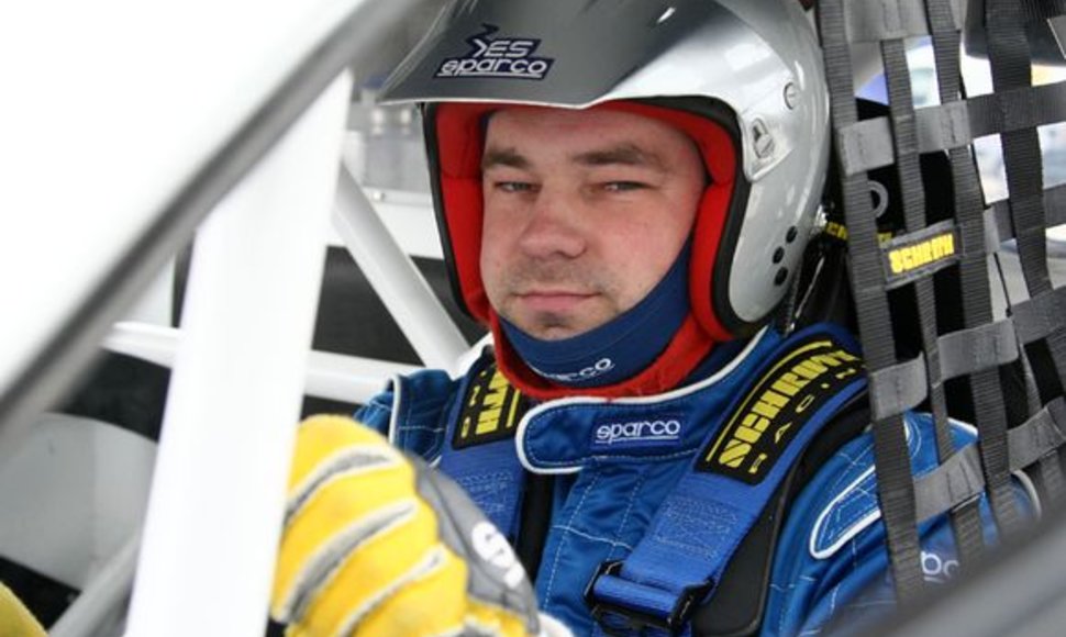 Automobilių kroso atstovas P.Pleskovas pretenduoja tapti metų lenktynininku