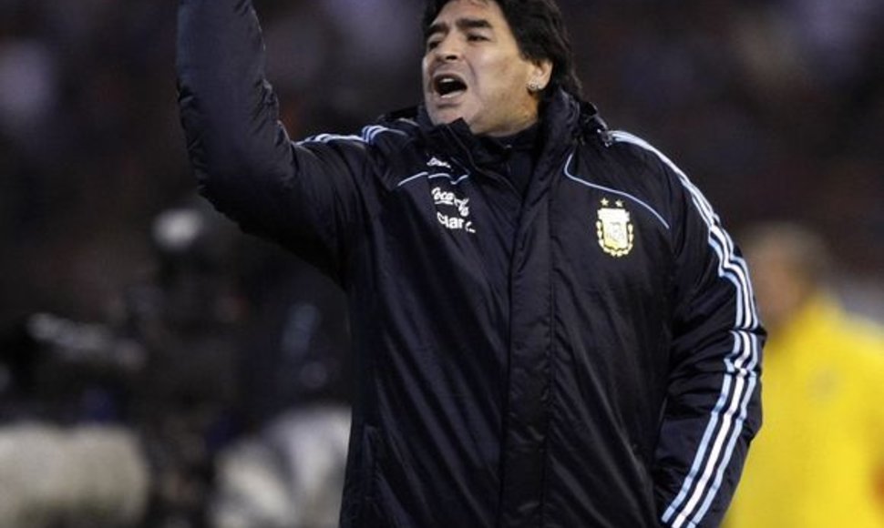 D.Maradona piktinasi, jog reikalai Argentinos rinktinėje yra sprendžiami be jo žinios
