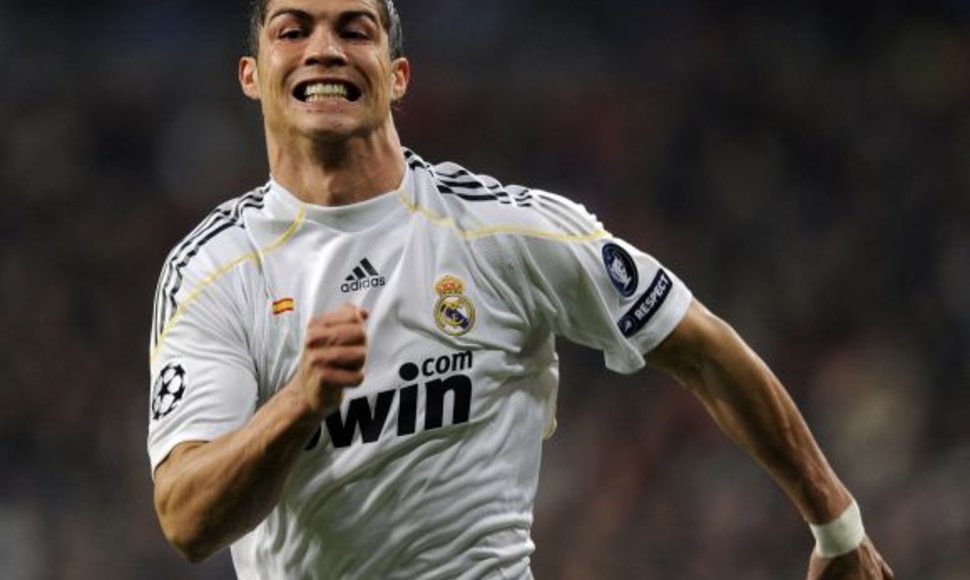 2010 metais C.Ronaldo su „Real“ klubu planuoja laimėti viską