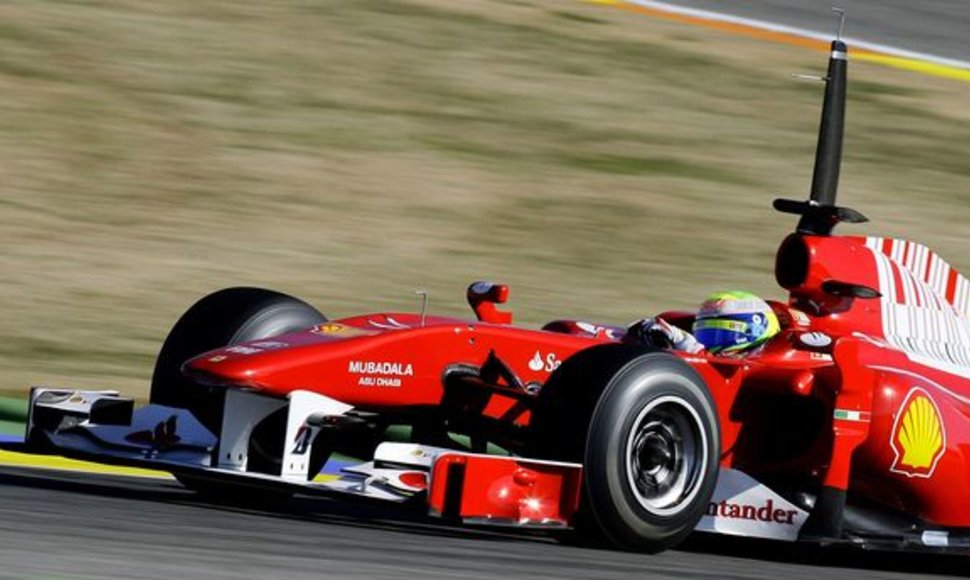 F.Massa pirmadienį Valensijos trasoje buvo greičiausias ir rytinėje, ir popietinėje sesijose