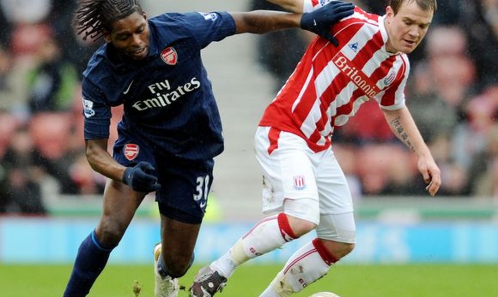 Pagrindinėje „Arsenal“ komandoje J.Emmanuelis-Thomasas (kairėje) yra sužaidęs vienerias rungtynes