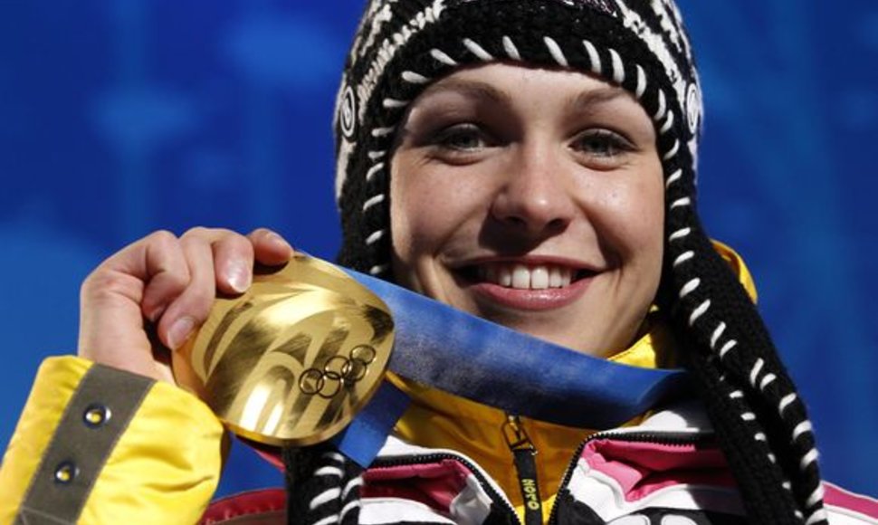 Magdalena Neuner auksą Vokietijai Vankuveryje pelnė moterų 10 km biatlono persekiojimo lenktynėse