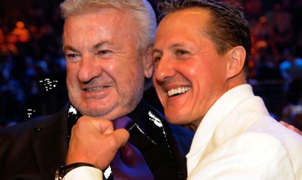 Nuo pirmųjų žingsnių „Formulėje–1“ M.Schumacherį globojęs W.Weberis (kairėje) nebebus lenktynininko vyriausiasis vadybininkas