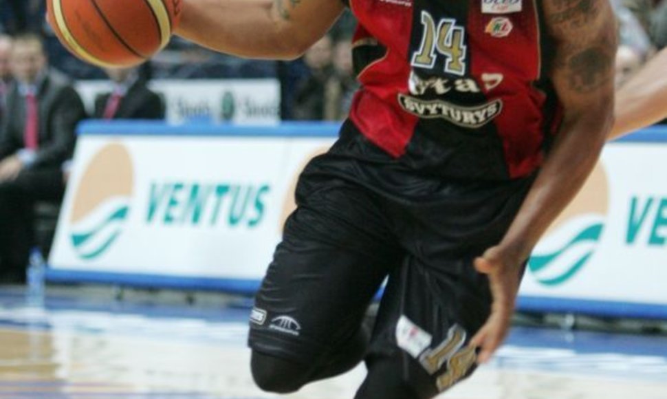 A.Emmettas „Lietuvos ryto“ aprangą vilkėjo dalį 2006-2007 metų sezono
