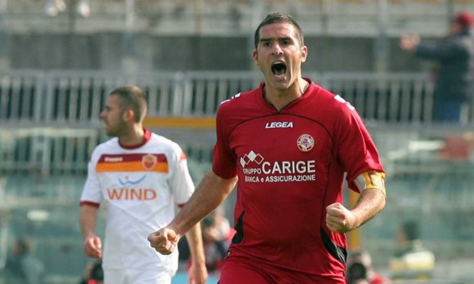 „Livorno“ didvyriu tapo tris įvarčius pelnęs komandos kapitonas C.Lucarelli