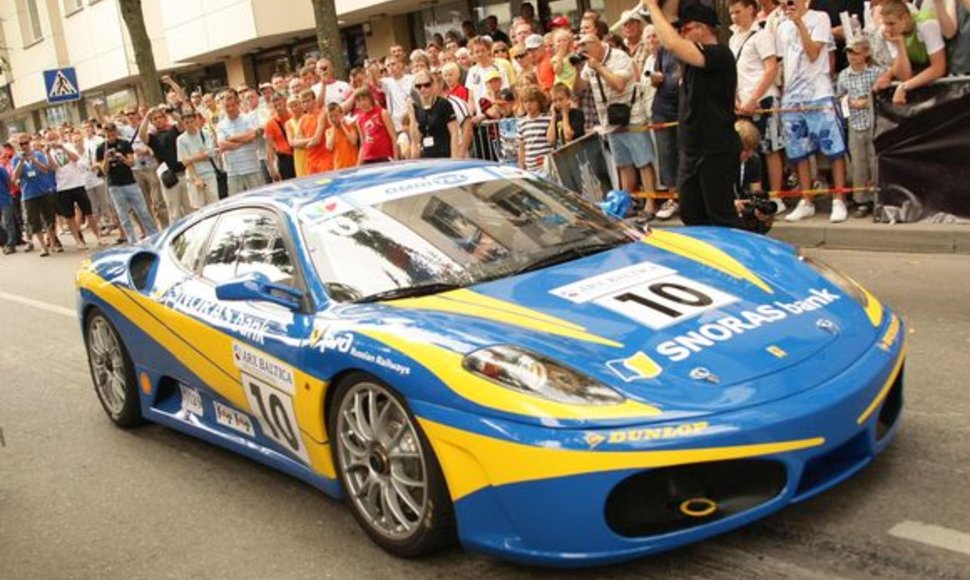 „Snoro“ komandos „Ferrari F430“ bolidas visuomet buvo ir bus padidintos traukos centre.