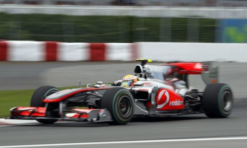 L.Hamiltonas nutraukė „Red Bull“ dominavimą kvalifikacijoje