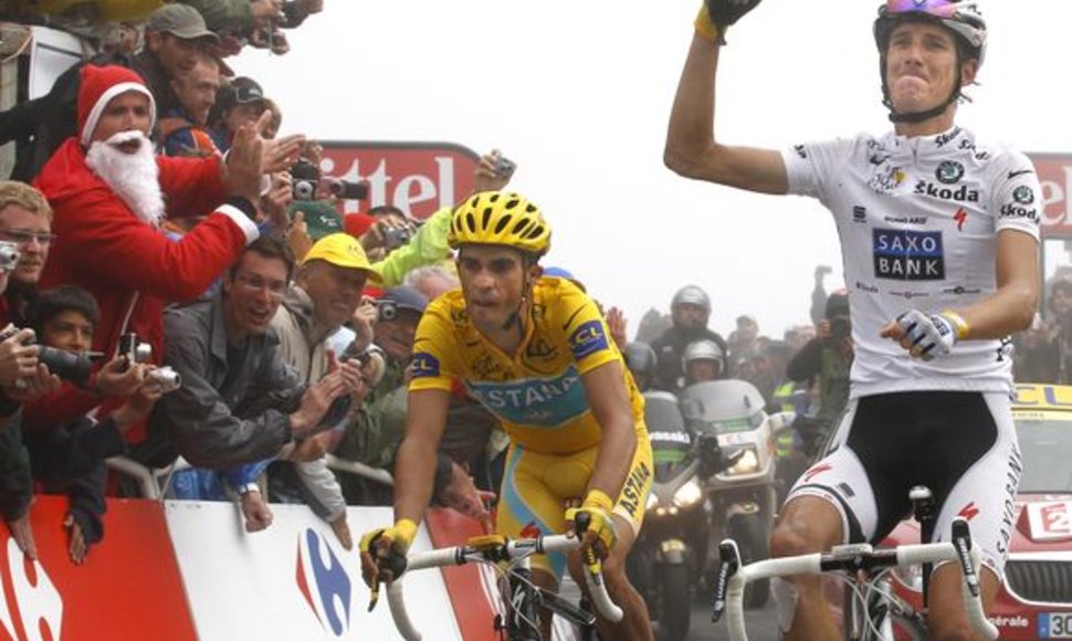 A.Schleckas 17-ojo etapo finiše „Tour de France“ lyderį A.Contadorą aplenkė tik puse dviračio