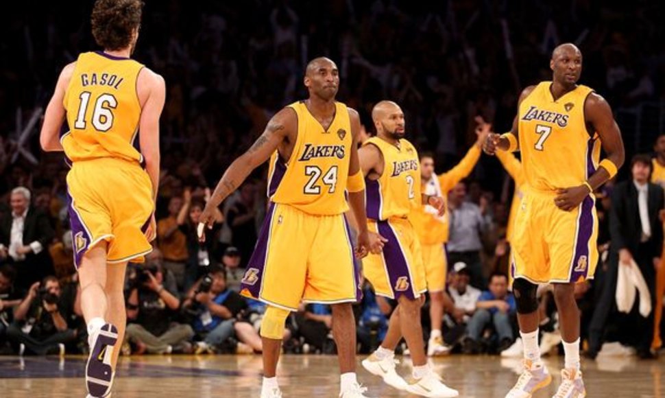 Beveik du trečdaliai NBA klubų vadovų prognozuoja, jog lygos čempione trečią sezoną iš eilės taps „Lakers“ ekipa