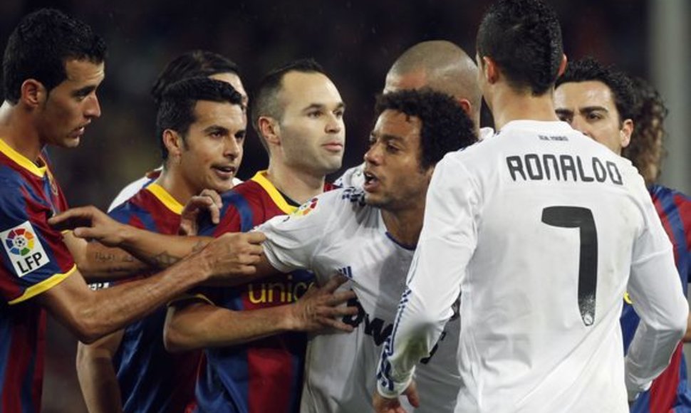 Barselonos žaidėjai stos į kovą su karališkuoju Madrido klubu.